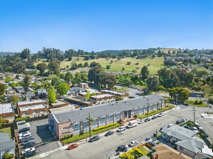 40 Unit Apartment Building | $6,950,000