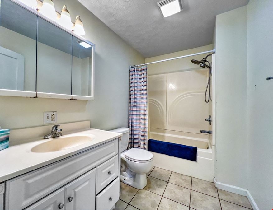 5708 Grand Central Ave