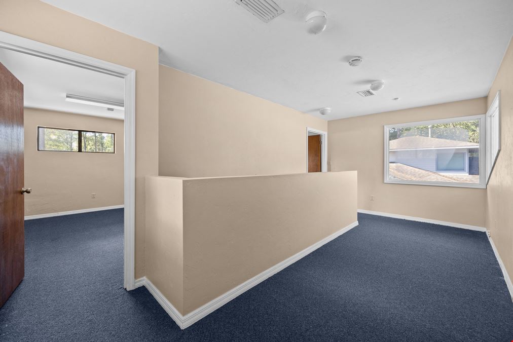 Courtyards Office Suites - 4131 NW 28th Lane