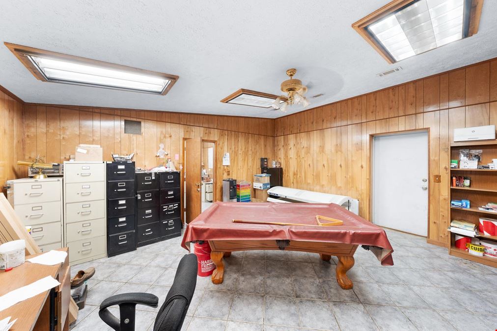Flex Space Sale in Flint