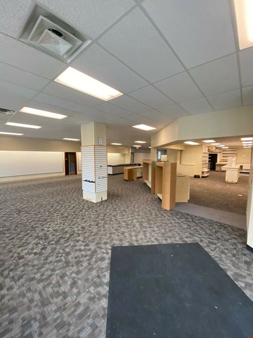 800 N 27th St
