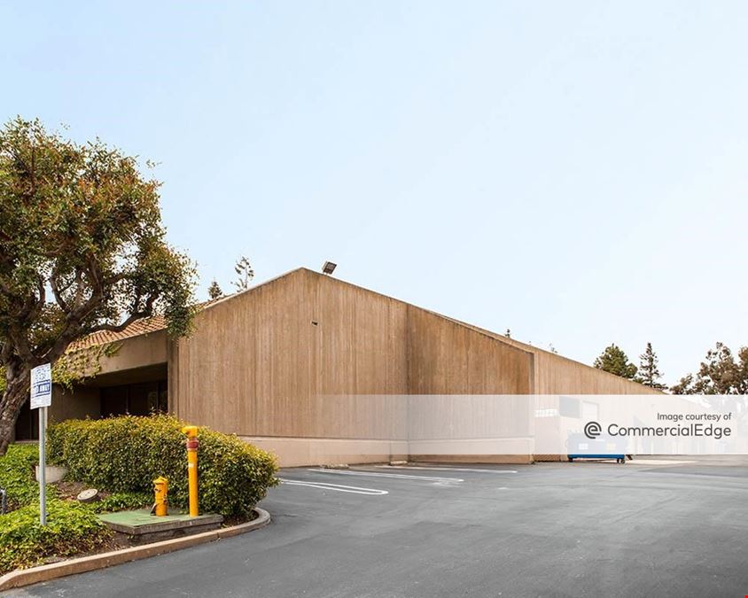 425 Lakeside Drive