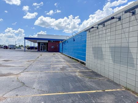 Preview of Retail space for Sale at 715 W Walnut St