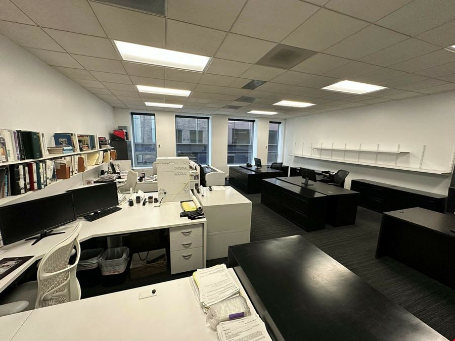 445 North Wells Street, Unit 203