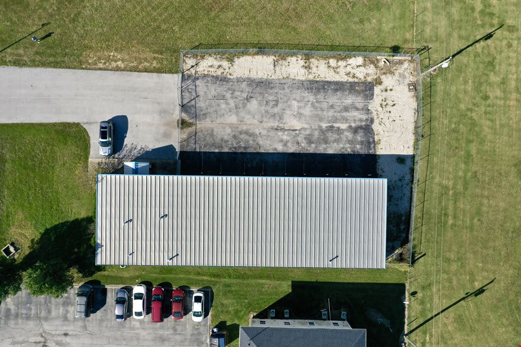 3,500 SF Office / Warehouse Space For lease in Rogersville