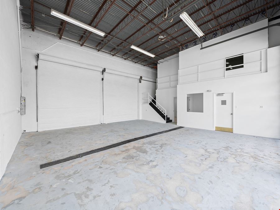 1100 W Oakland Park Blvd