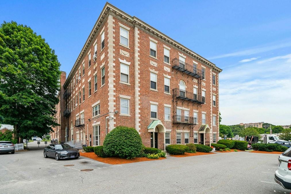 348A & 348B N Main St