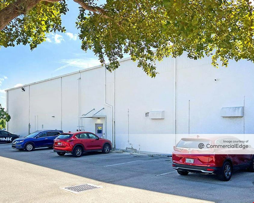 2824 Palm Beach Blvd