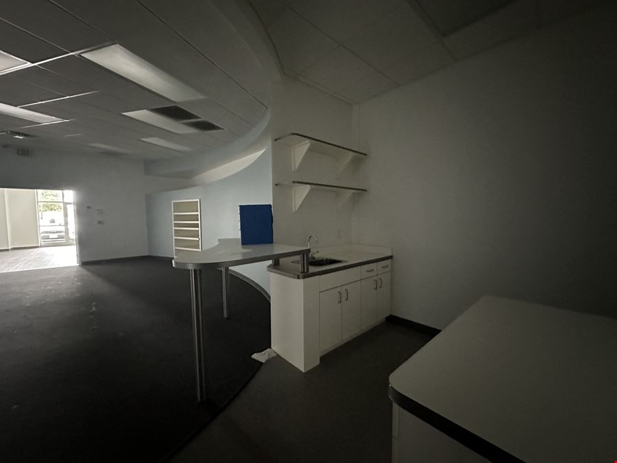 Medical Park Station - High Quality Street Front Retail Center