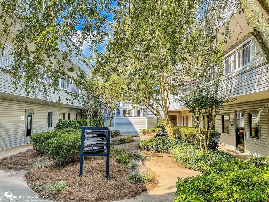 Sandy Springs Wellness Center | Two Office Suites | ±1,127 SF & ±886 SF