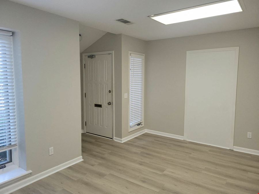 5734 Windsor Drive, Unit 4B