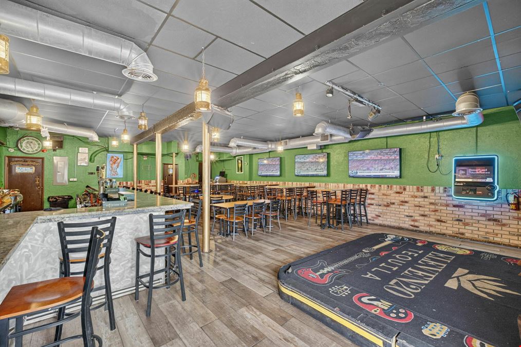 Kelly's Irish Pub