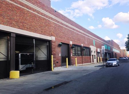 Preview of Industrial space for Rent at 3033 N Knox Ave