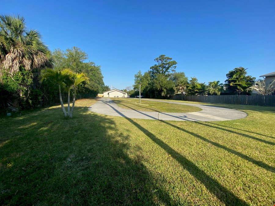 Stand-Alone Building + Land in Heart of Merritt Island