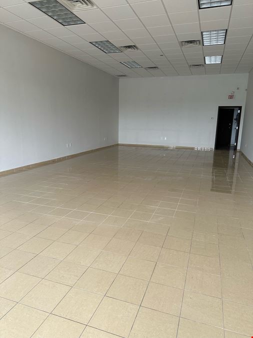 Galleria Plaza - 2101 N. Jackson Rd.