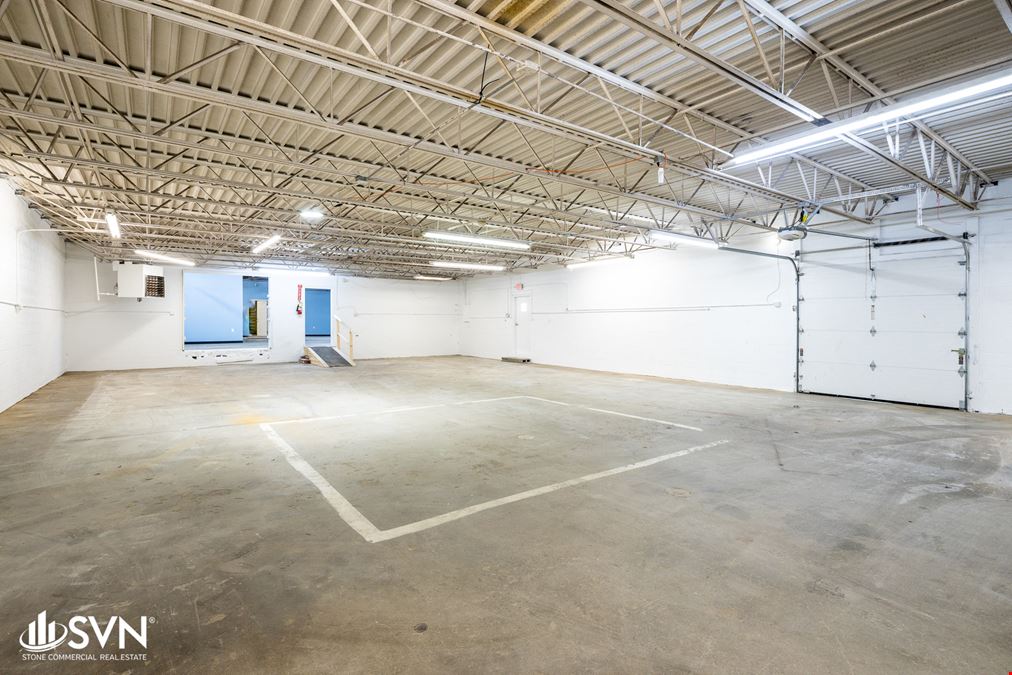 5320 SF Warehouse For Lease