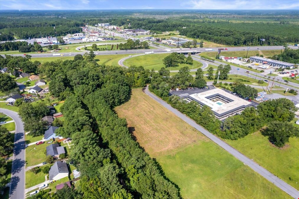 Remarkable Commercial Pad Site in the Heart of Richmond Hill!