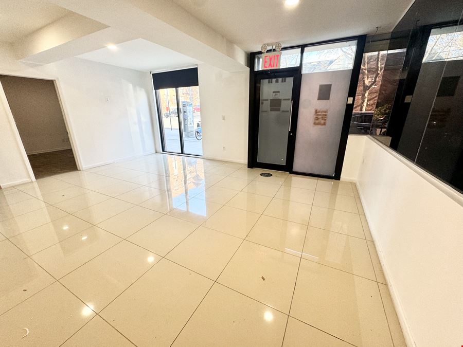 Retail space for lease in Long Island City - new building Approximately 3200 sq ft