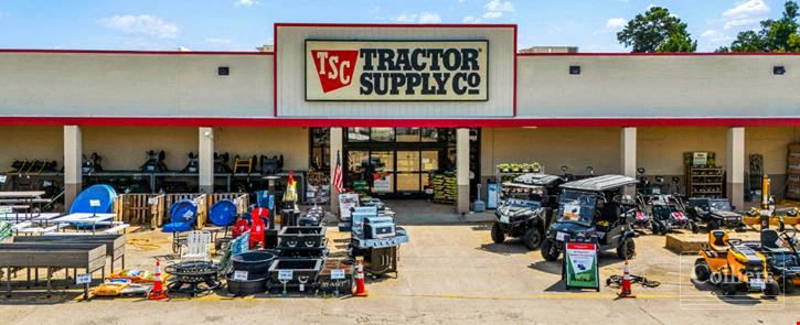 Value Add Shopping Center - Texas | 7.35 Cap Rate