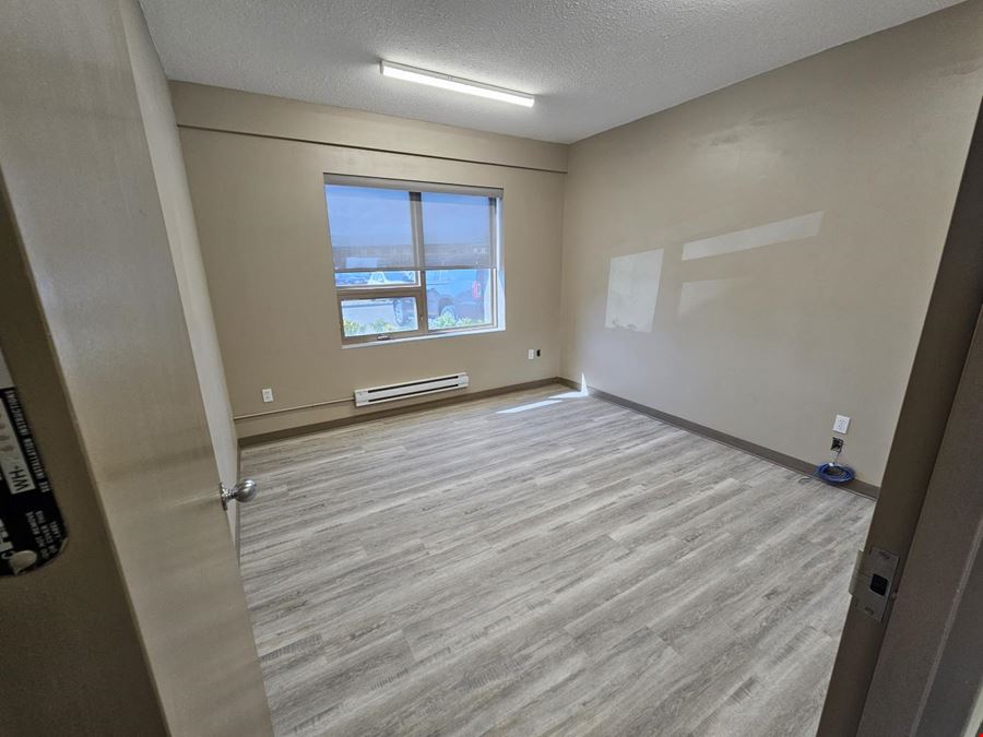 7471 Edgar Industrial Bend - Unit 24