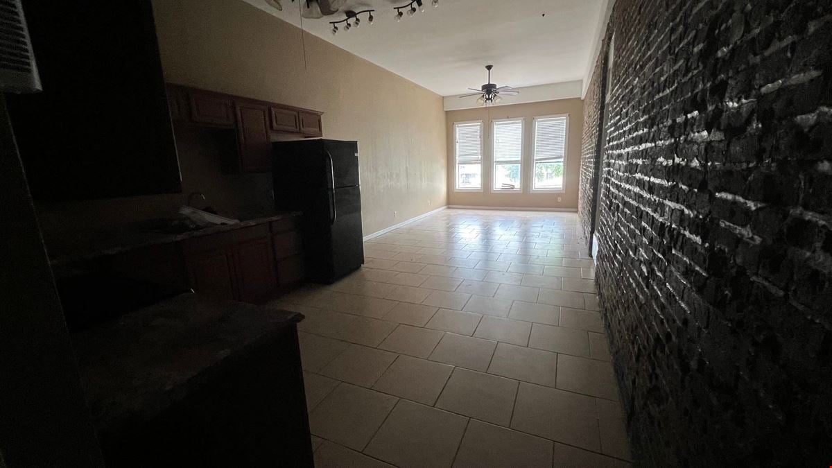 138 W Front St