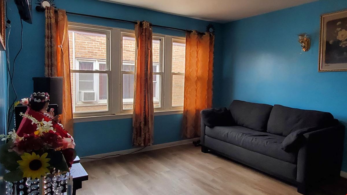 1346 W Irving Park Rd