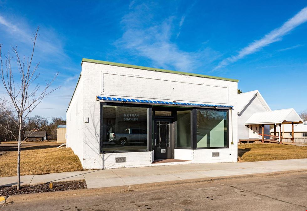 Solid Retail Location|113 W 7th Ave Floodwood, MN 55736