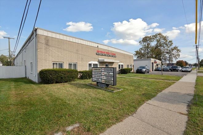 Preview of Industrial space for Rent at 3461-3519 E 10 Mile Rd
