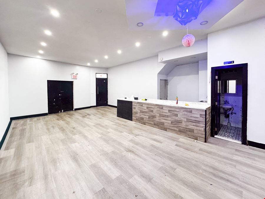 2,500 SF | 3255 Fulton Street | Open Box Retail Space with Gas Line Access for Lease