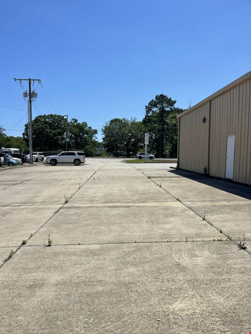 Prime Retail Space Available in St. Amant