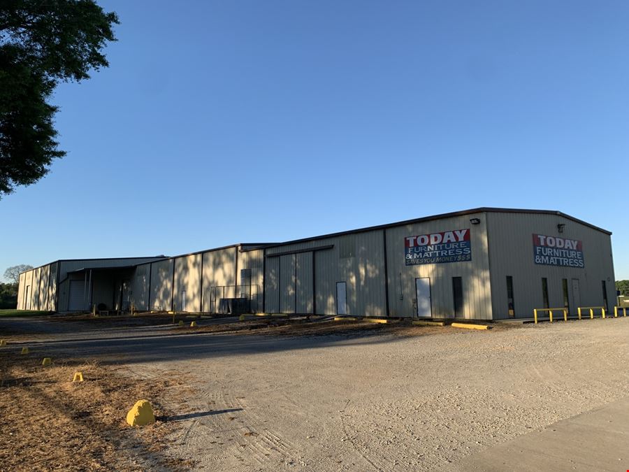 29,500 SF Office Warehouse near I-49