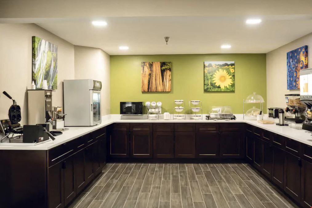 2525 Abbott Dr (Sleep Inn by Choice Hotels Omaha Airport)