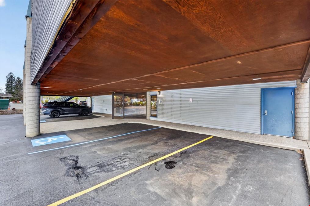 950 W. Ironwood Dr. #4