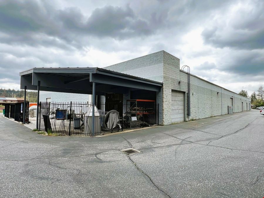 7900 SF High-bay Manufacturing/Warehousing Building w/ Yard