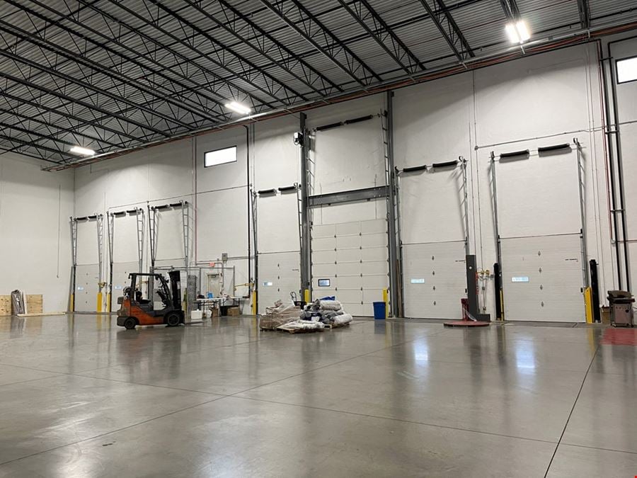 Elk Grove Village, IL Warehouse for Rent - #1477 | 5,000-20,000 sq ft