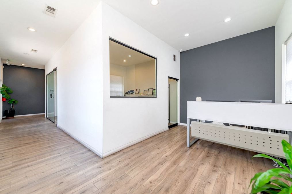 2049-2053 E 38th