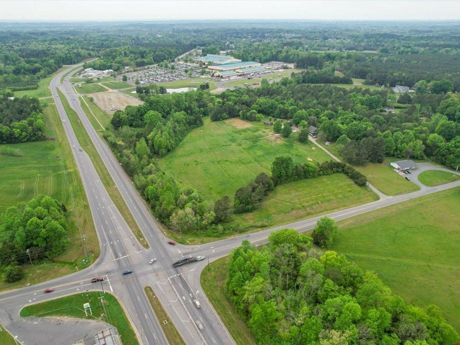 ±2-7 Acres For Sale at Signalized Intersection
