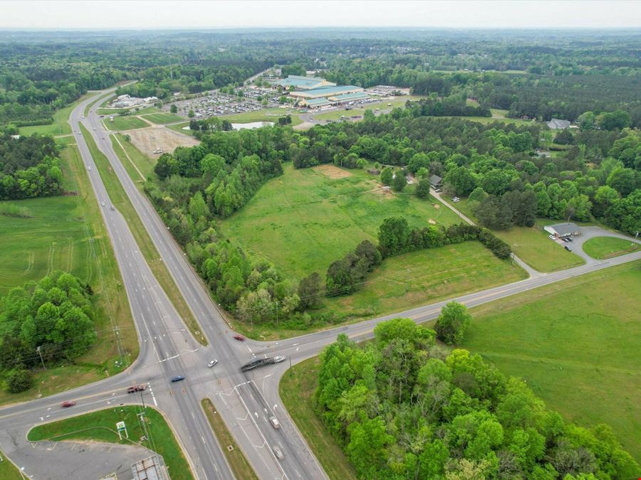 ±2-7 Acres For Sale at Signalized Intersection