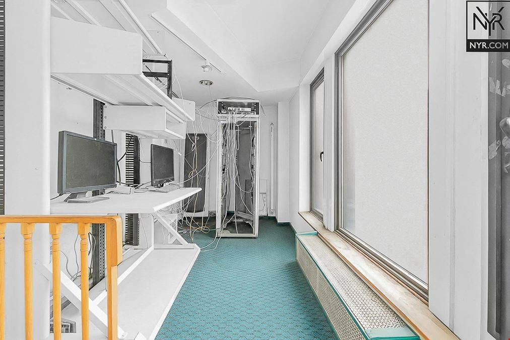 148 W 24th St