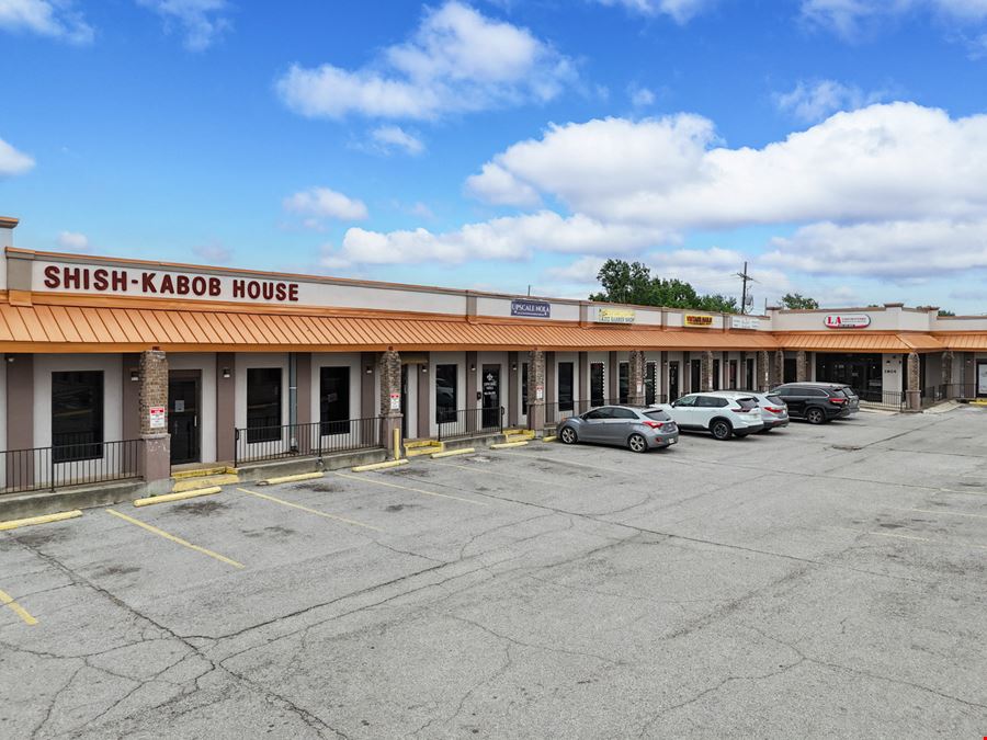 Value-Add Strip Center on Williams Blvd