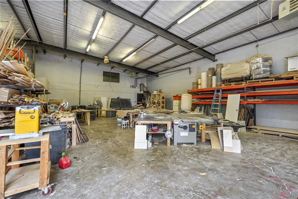 ±3,900 SF Warehouse for Lease in Dallas, TX