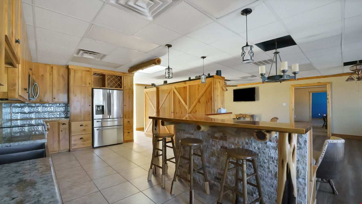 FLEXIBLE MIXED-USE PROPERTY