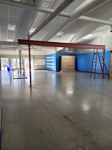 Preview of Retail space for Rent at 817 S Perry St