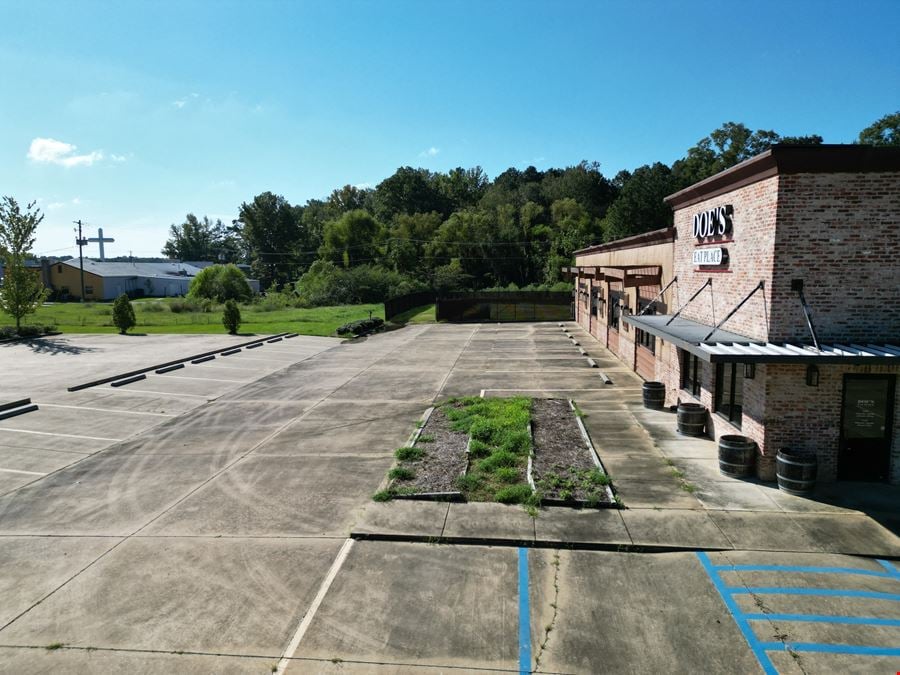 Former Doe's Restaurant - Florence, MS