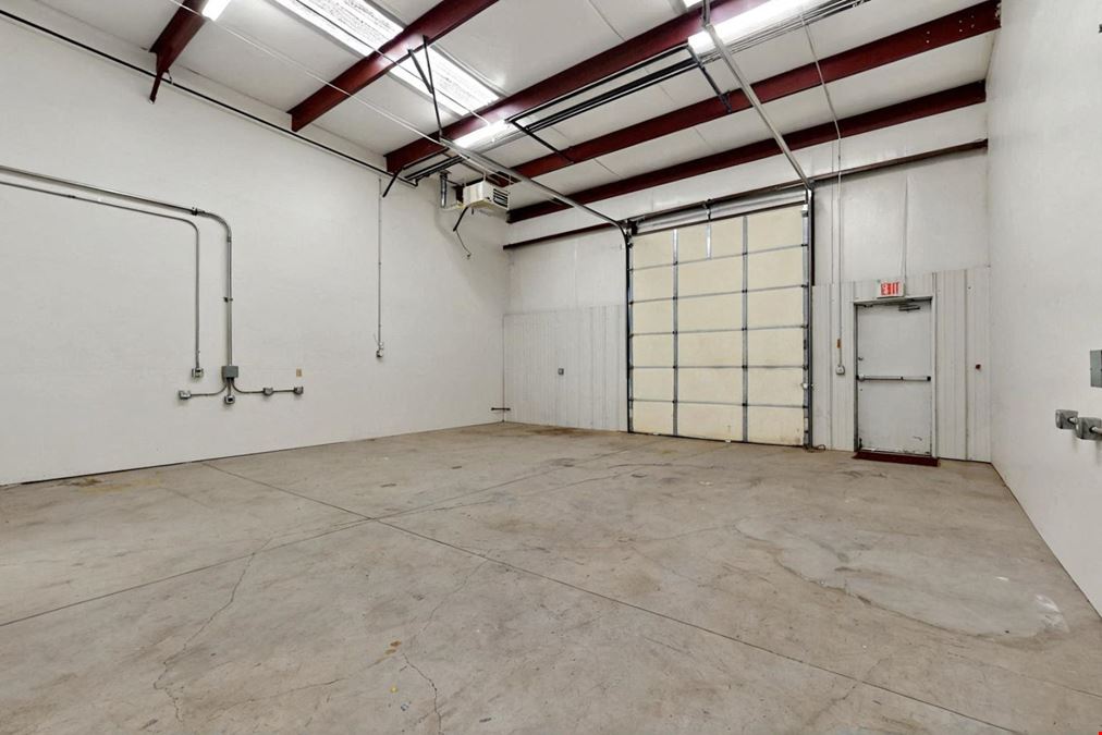 Paseo Area Office/Warehouse – Gated Yard + 3-Phase Power + Drive In Door