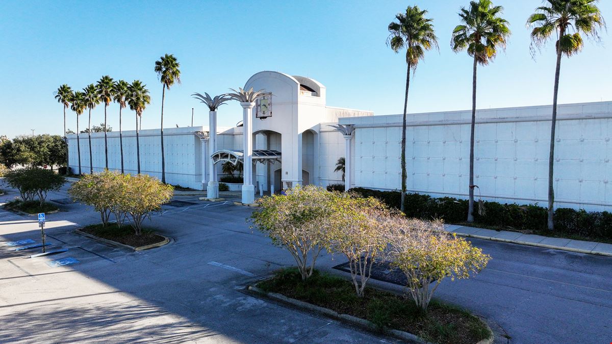Big Box Retail Space at Lakeland Square Mall