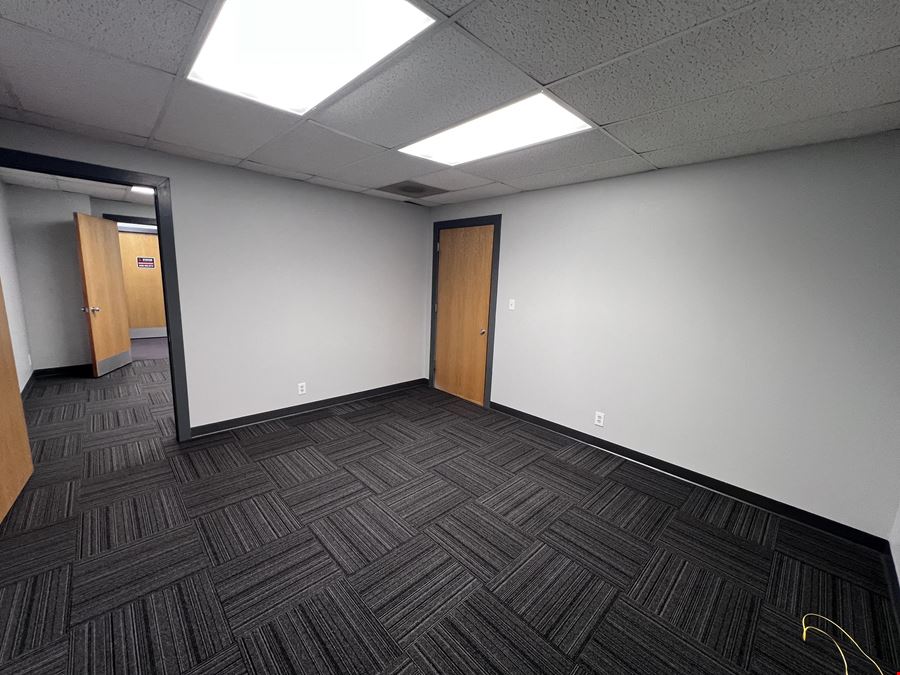 31 W Downer Pl, Suite 205, Aurora, IL 60506