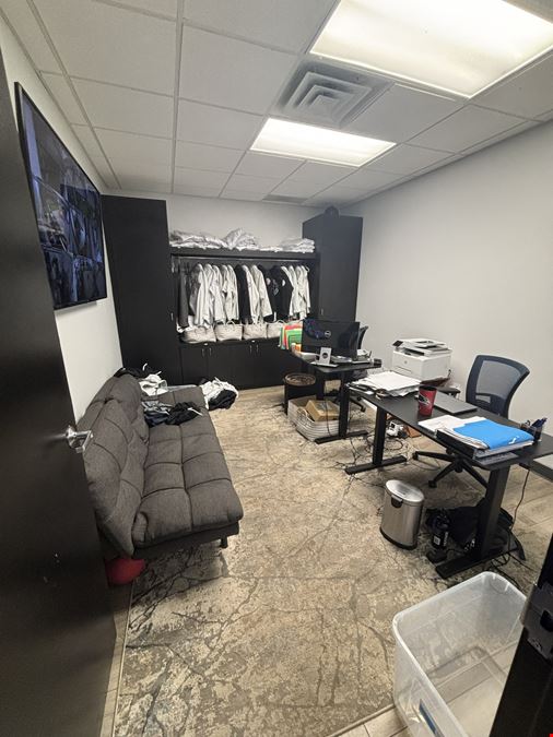 7840 Roswell Road, Unit 475