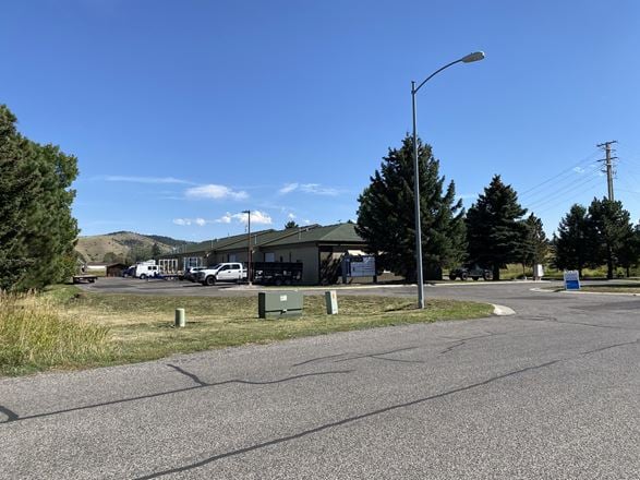 Preview of Industrial space for Rent at 10 Evergreen