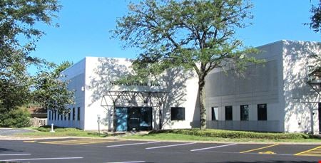 Preview of commercial space at 901-951 Cambridge Dr